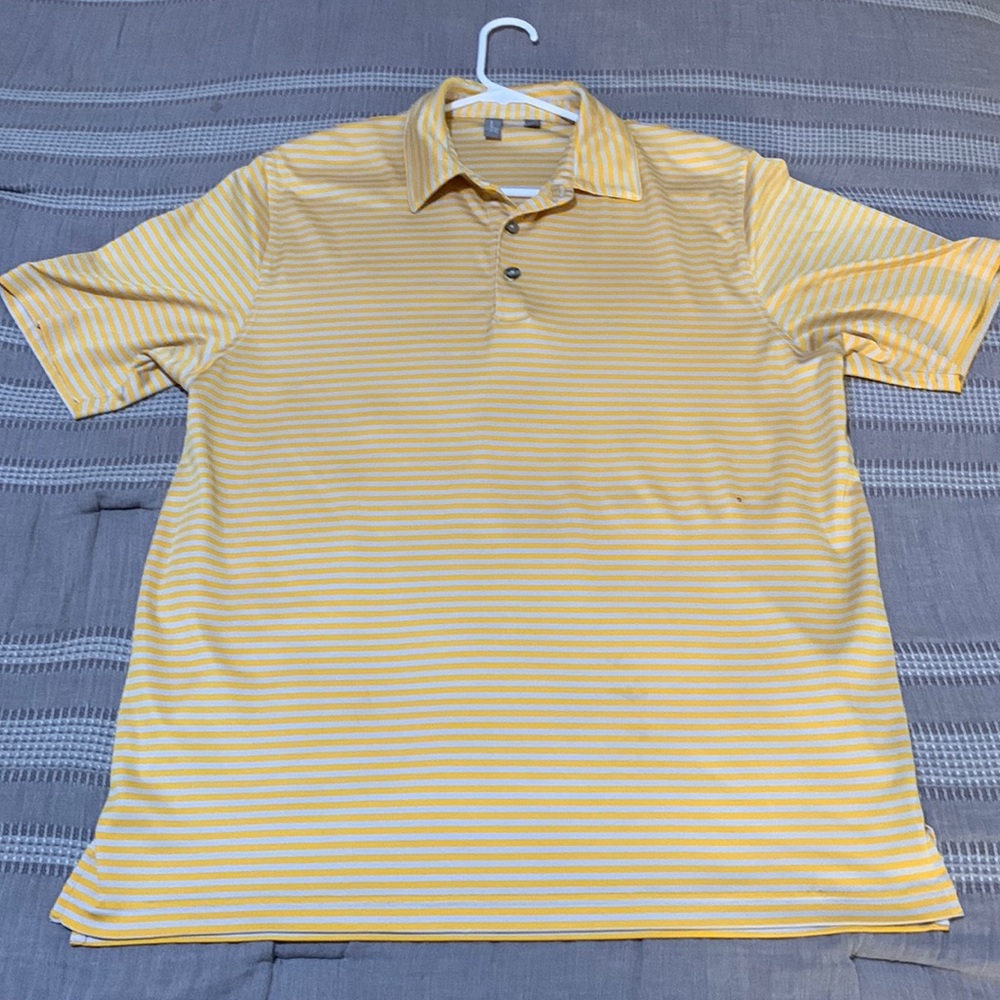 Men’s polo tee shirt size Large